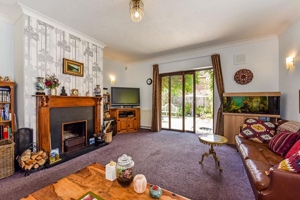 Clovelly Park, Beacon Hill, Hindhead... 4 bed detached house £650,000