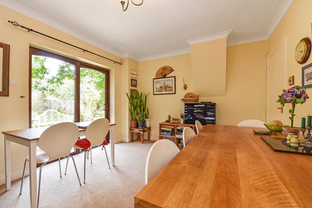 Clovelly Park, Beacon Hill, Hindhead... 4 bed detached house £650,000