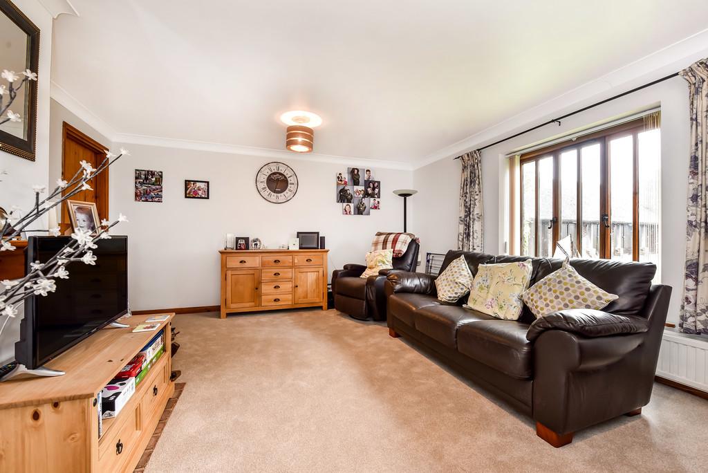 Saxon Meadow, Tangmere, Chichester 2 bed apartment £245,000