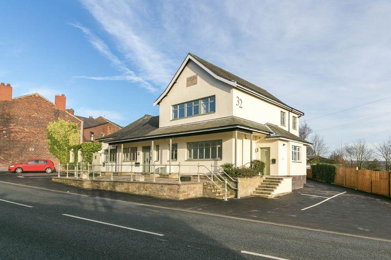 Haigh Hall Court, Haigh Road, Aspull... 2 bed apartment £695 pcm (£