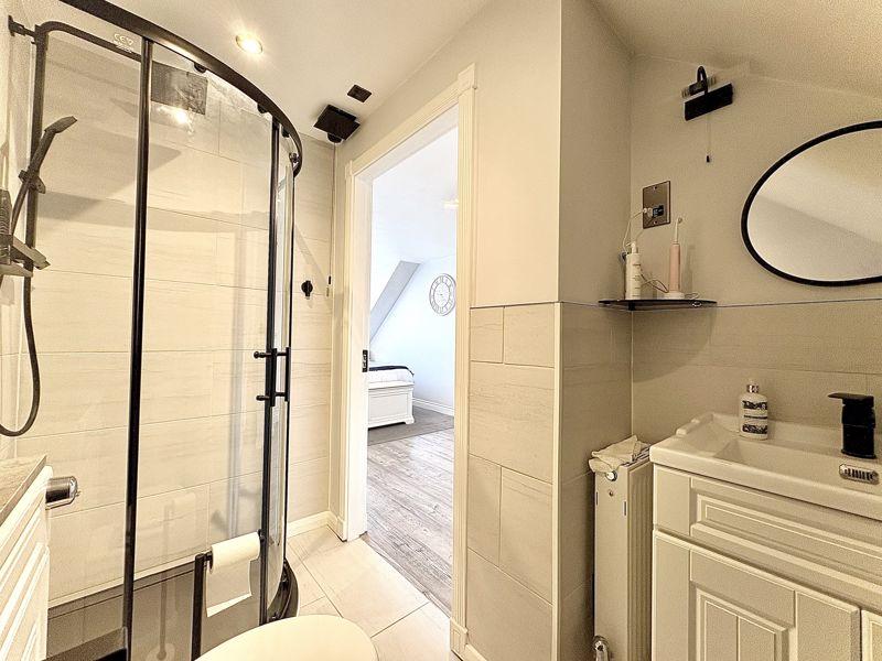 Ensuite shower room