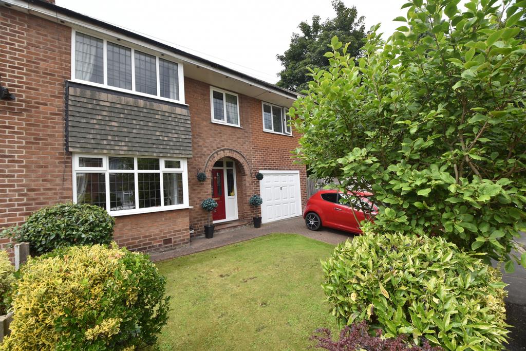 River Lane, Partington, M31 4 bed semidetached house £325,000