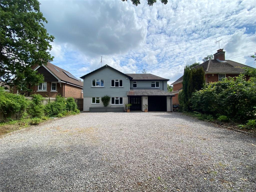 Lower Wokingham Road, Crowthorne, Berkshire, RG45 5 bed detached house