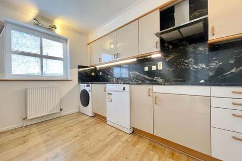 2 bedroom apartment to rent, Princes Court, SE16