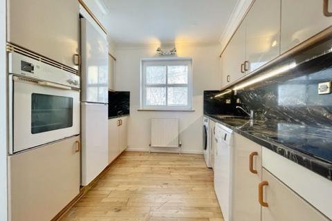 2 bedroom apartment to rent, Princes Court, SE16