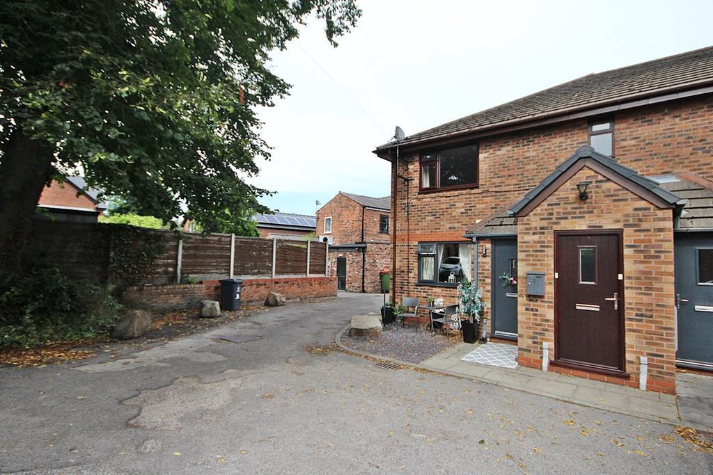 London Road, Stockton Heath... 1 bed apartment £675 pcm (£156 pw)