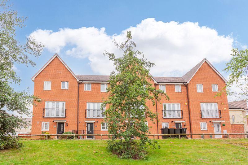 Vauxhall Way, Dunstable 3 bed terraced house £350,000