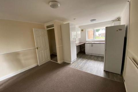 3 bedroom terraced house to rent, Earsdon Close, Newcastle Upon Tyne