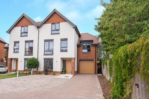 4 bedroom semi-detached house for sale, Apsley Walk    , Richings Park SL0