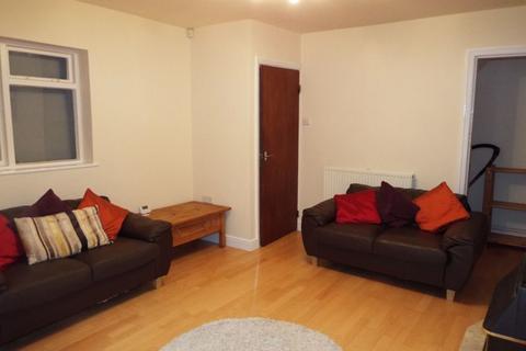 3 bedroom semi-detached house to rent, Reservoir Road, Selly Oak, Birmingham, B29 6SX