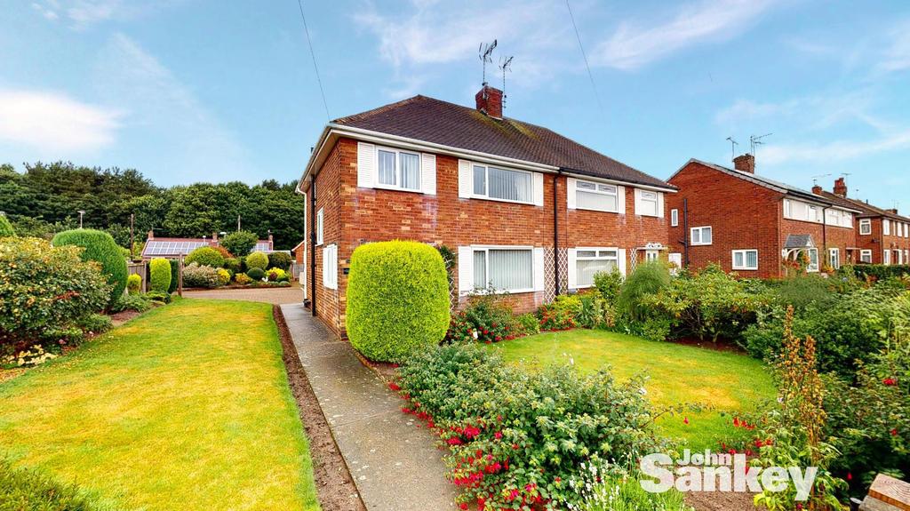 Highfield Road, Clipstone Village... 3 bed semidetached house £150,000
