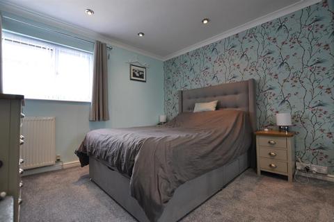 39 Blagrove Crescent, Bristol, BS13 0DF