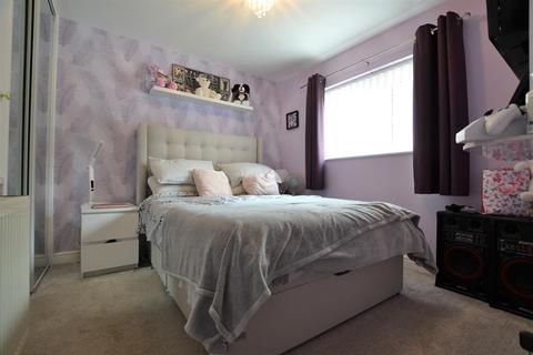 39 Blagrove Crescent, Bristol, BS13 0DF