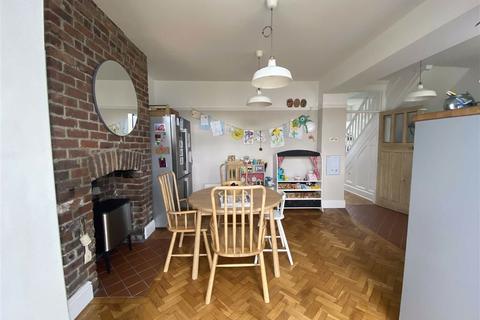 310 Gladstone Road, Barry, CF63 1NH