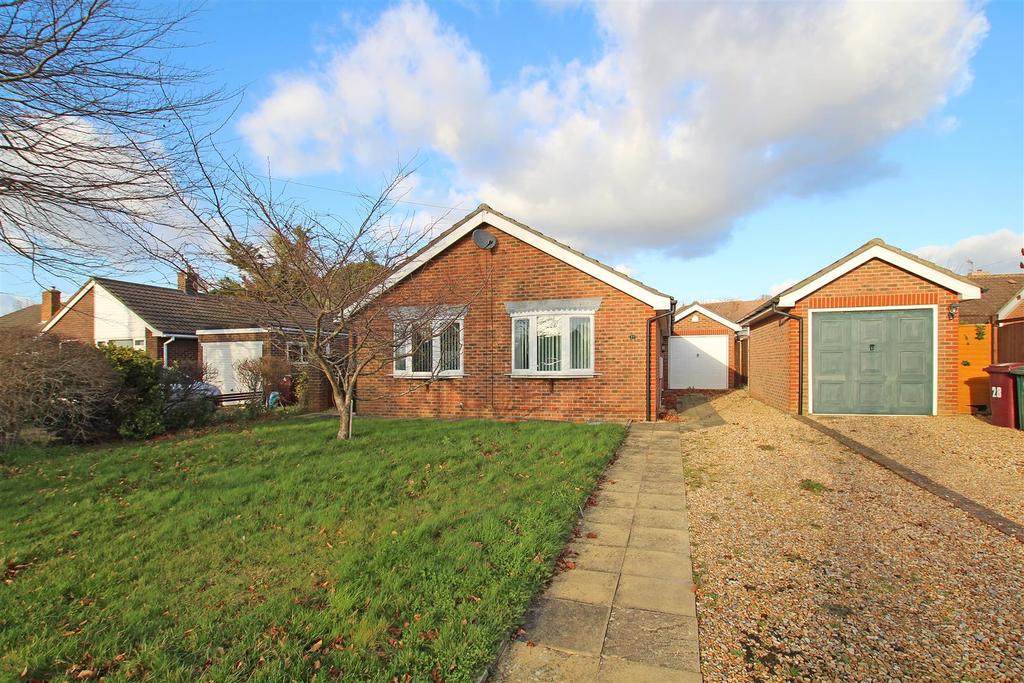 Manor Gardens, Emsworth 3 bed bungalow £380,000