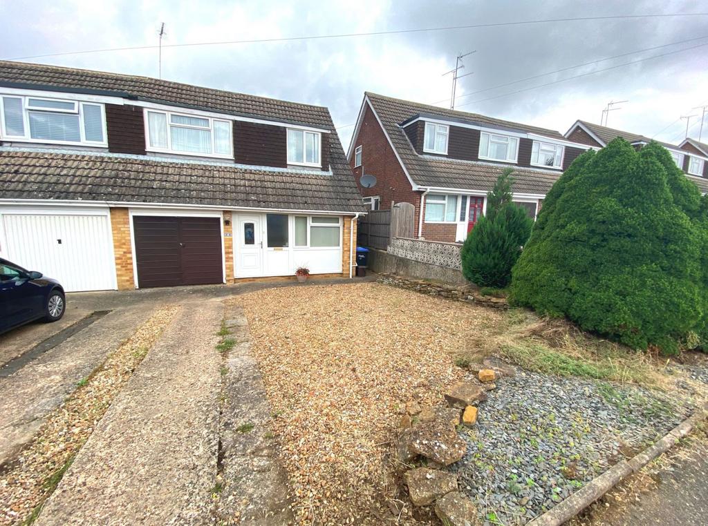 Grasscroft, Kingsthorpe, Northampton... 3 bed semidetached house £