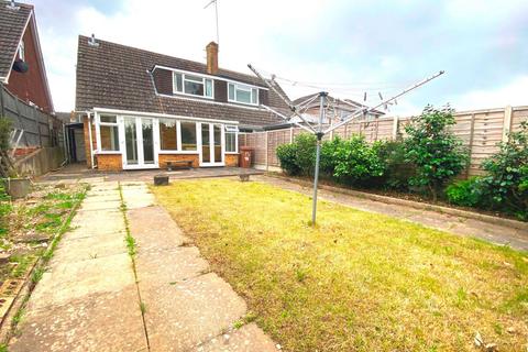 14 Grasscroft, Northampton, NN2 8QH