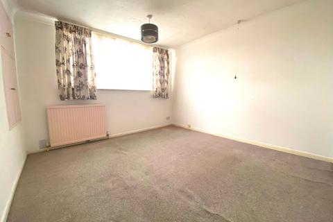 14 Grasscroft, Northampton, NN2 8QH