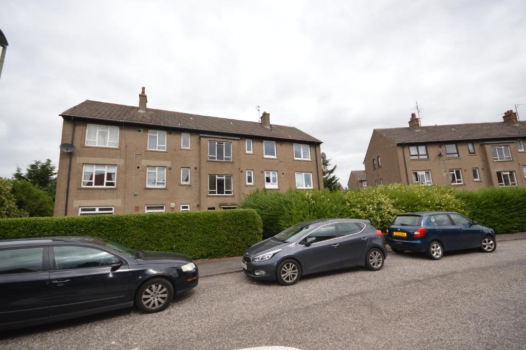 Kemnay Gardens, Douglas and Angus... 2 bed flat £500 pcm (£115 pw)