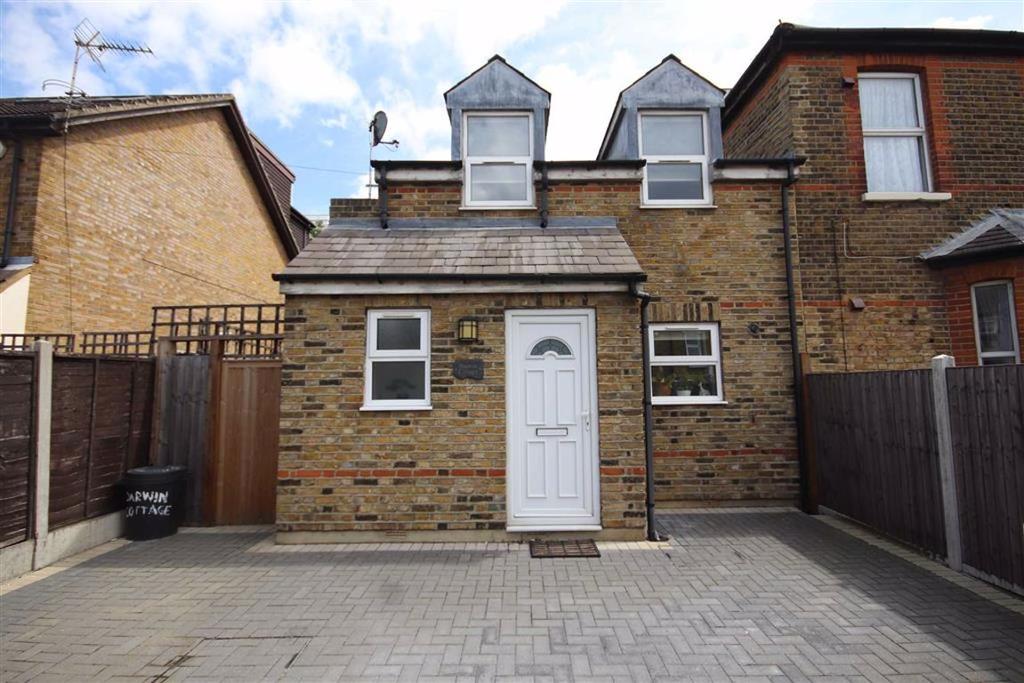 Walpole Road, South Woodford 1 bed semidetached house £1,450 pcm (£