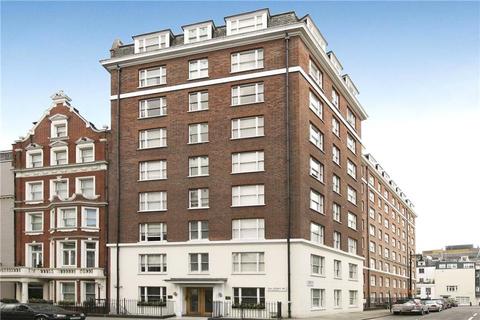 Studio to rent, Hill Street, Mayfair, London, W1J