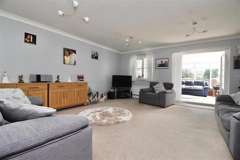 2 Ellenbrook Close, Ipswich, IP2 9WH