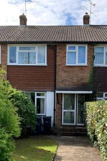 3 bedroom house share to rent, Weydon Hill Close