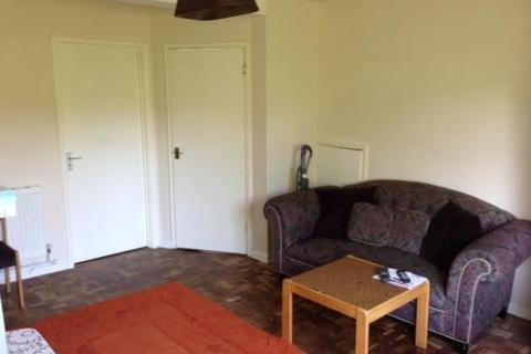 3 bedroom house share to rent, Weydon Hill Close
