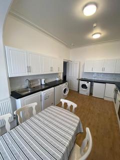 8 bedroom flat to rent, New Road