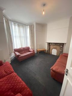 8 bedroom flat to rent, New Road