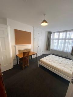 8 bedroom house share to rent, New Road