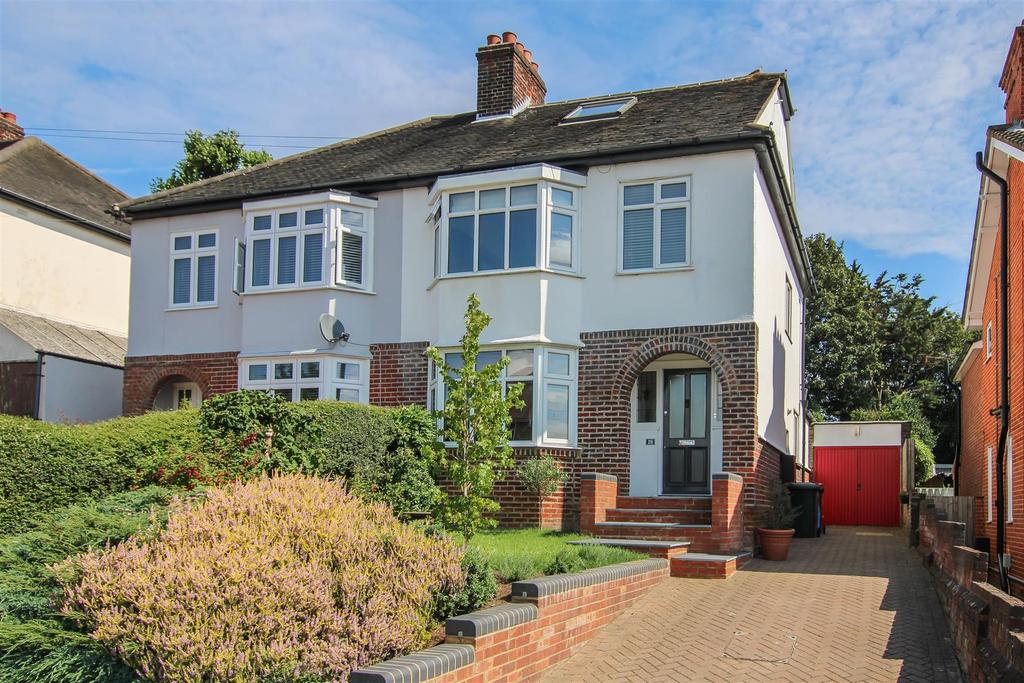 Kavanaghs Road, Brentwood 4 bed semidetached house £665,000