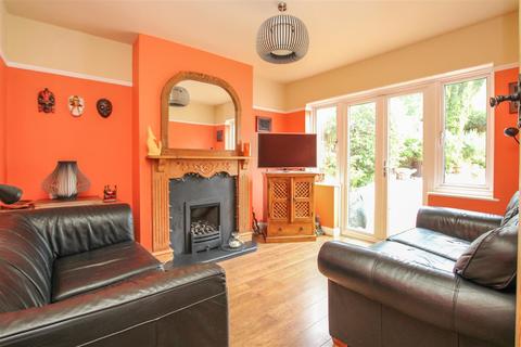 28 Kavanaghs Road, Brentwood, CM14 4NB