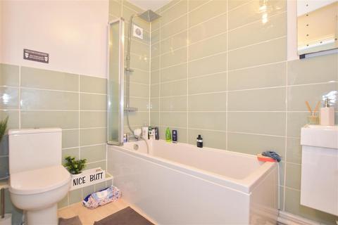 30 Garden Road, Folkestone, CT19 5RB