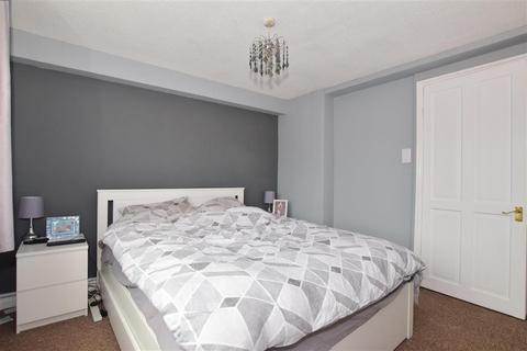 30 Garden Road, Folkestone, CT19 5RB