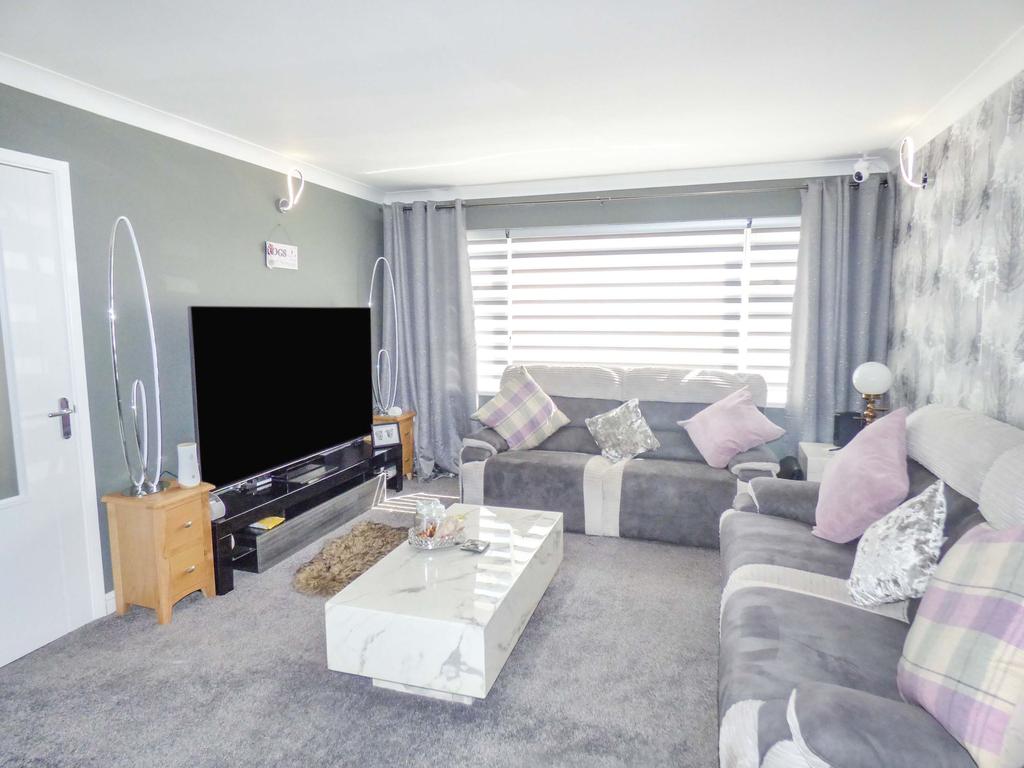 Valeria Close, Hadrian Park... 4 bed semidetached house £245,000