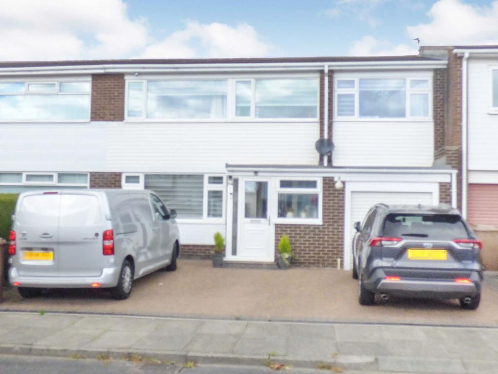 Valeria Close, Hadrian Park... 4 bed semidetached house £245,000