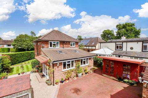 3 bedroom detached house for sale, Woodside Crescent, Smallfield, Surrey