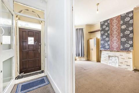 121 Dawlish Road, London, E10 6QW