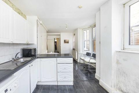121 Dawlish Road, London, E10 6QW