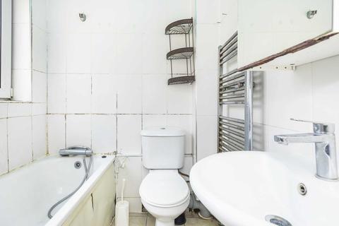 121 Dawlish Road, London, E10 6QW