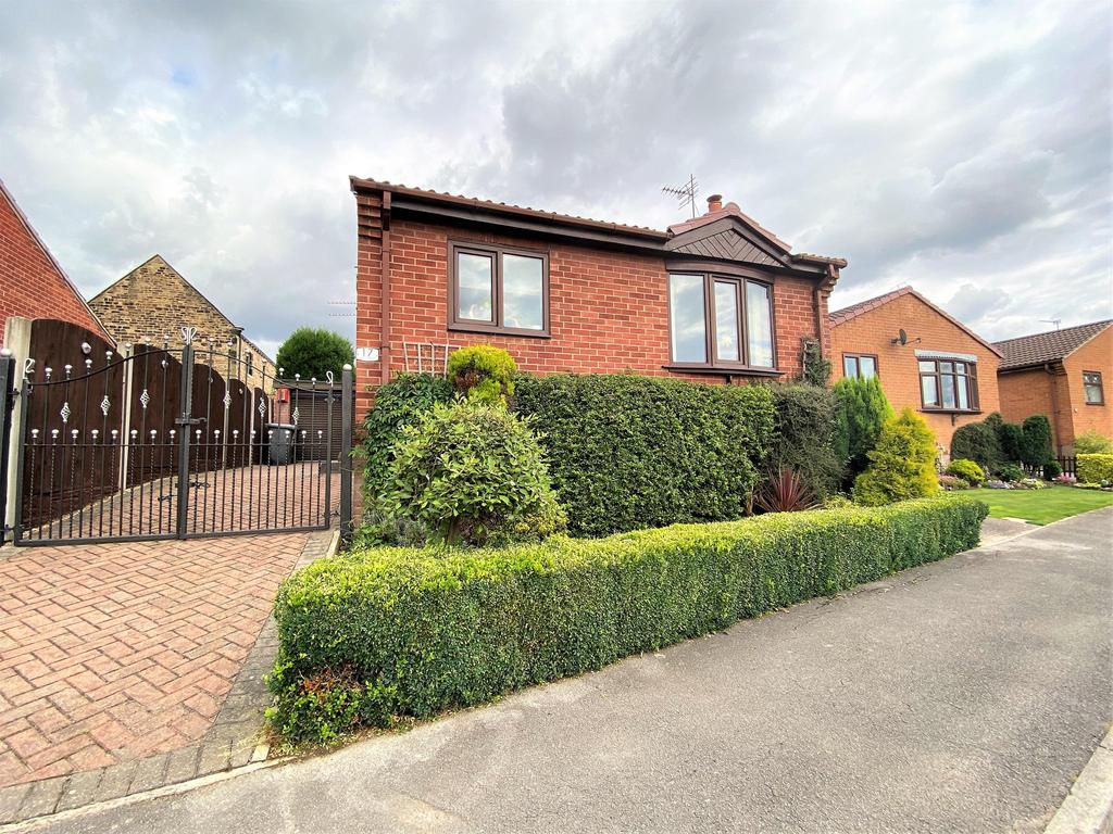 Kendal Drive, Bolton On Dearne... 2 bed detached bungalow £135,000