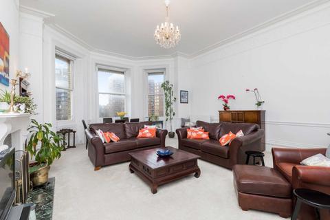 2 bedroom flat to rent, Grand Avenue, Hove