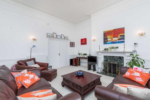 2 bedroom flat to rent, Grand Avenue, Hove