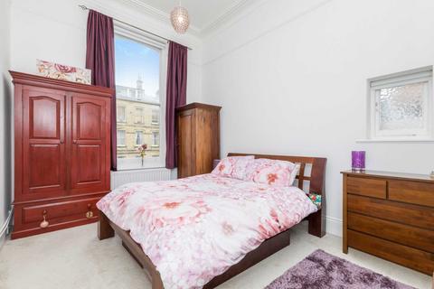2 bedroom flat to rent, Grand Avenue, Hove