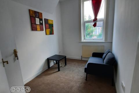 1 bedroom flat to rent - Station Road, London, E12