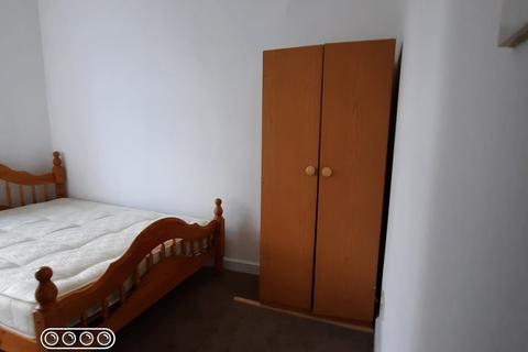1 bedroom flat to rent - Station Road, London, E12