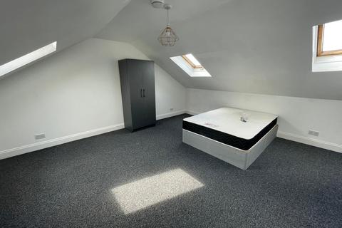 3 bedroom apartment to rent, Brixton Hill, London, SW2
