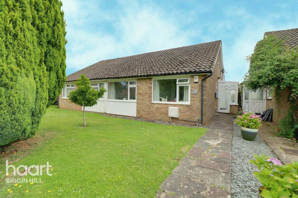 Magnolia Drive, Biggin Hill 2 bed semidetached bungalow for sale £