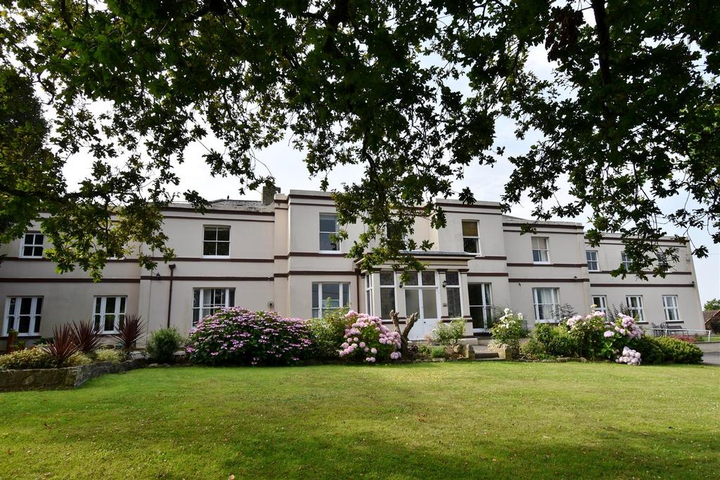 Millfield Avenue, East Cowes 2 bed property £235,000